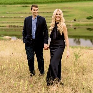 Meet your Posher, Holly